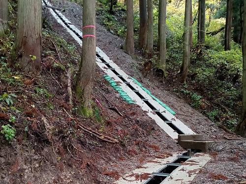 ⑥防災　急こう配　水路