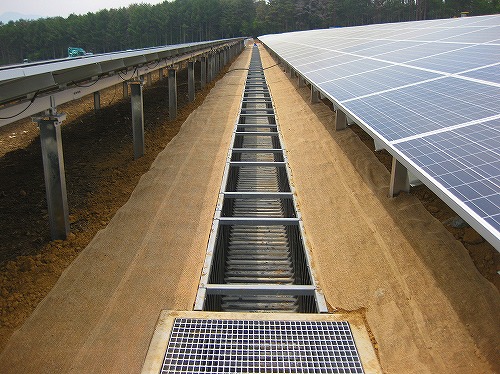 太陽光発電所建設工事〈角型Ｕ字溝〉