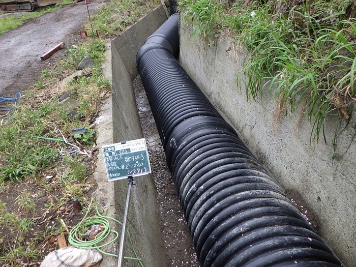 盛土内排水管 ＜ダイポリンハウエル管R30φ1000＞ | 施工事例 | 鳥居